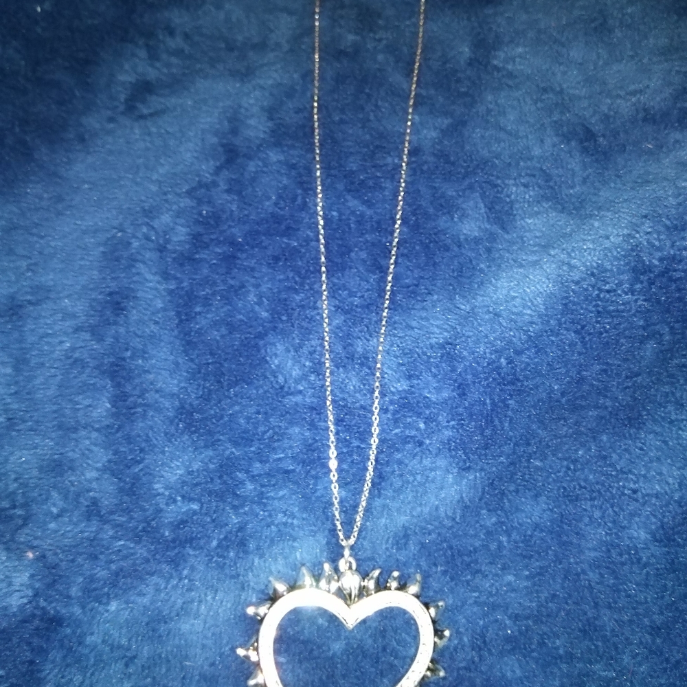Heart pendent necklace - Picture 4 of 4